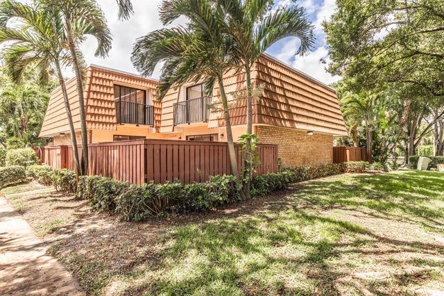 2826 SW 12th Street, Deerfield Beach, FL 33442