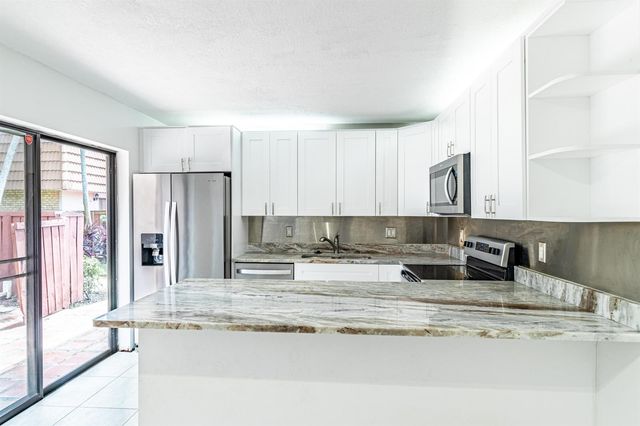 2826 SW 12th Street, Deerfield Beach, FL 33442