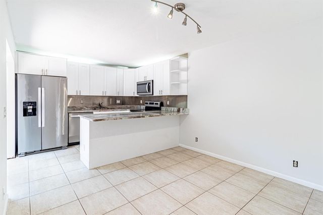 2826 SW 12th Street, Deerfield Beach, FL 33442