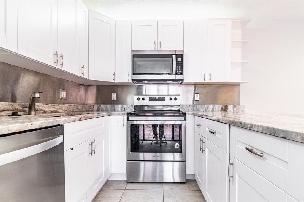 2826 SW 12th Street, Deerfield Beach, FL 33442