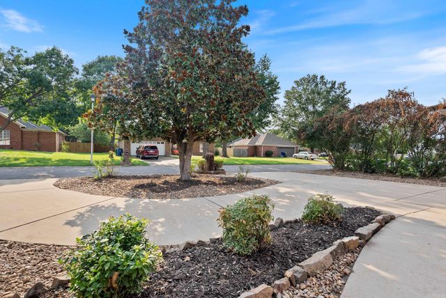 2135 Maplewood Drive, Conway, AR 72032
