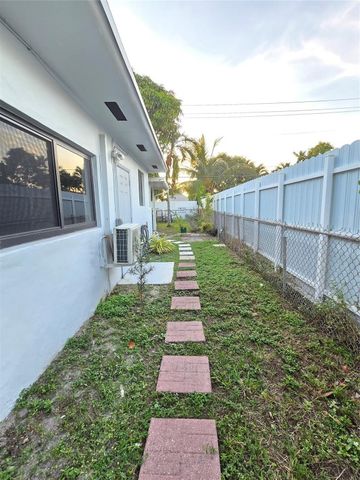 5020 E 10th Avenue, Hialeah, FL 33013