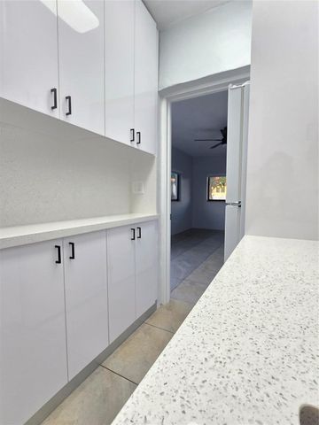 5020 E 10th Avenue, Hialeah, FL 33013