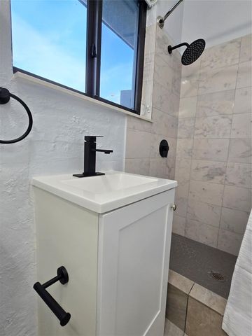 5020 E 10th Avenue, Hialeah, FL 33013