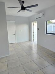 5020 E 10th Avenue, Hialeah, FL 33013