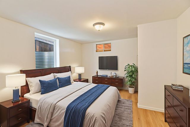 2912 N Hemlock St, Spokane, WA 99205