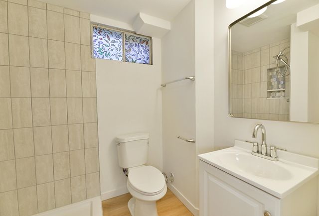 2912 N Hemlock St, Spokane, WA 99205