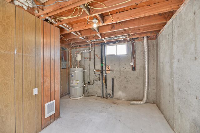 2912 N Hemlock St, Spokane, WA 99205