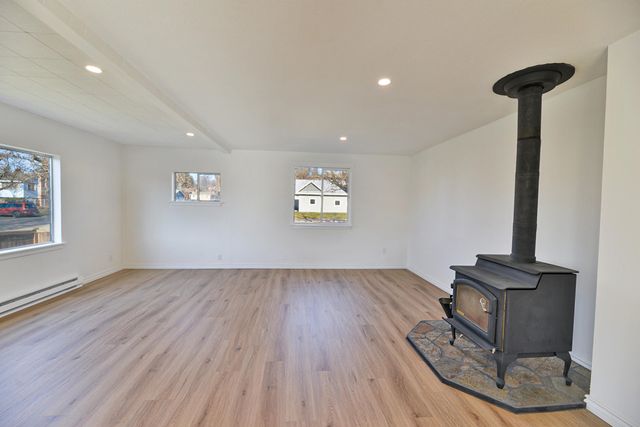 2912 N Hemlock St, Spokane, WA 99205