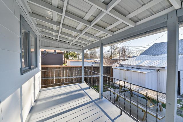 2912 N Hemlock St, Spokane, WA 99205