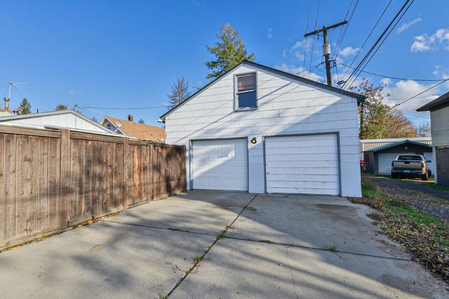 2912 N Hemlock St, Spokane, WA 99205