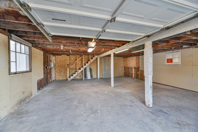 2912 N Hemlock St, Spokane, WA 99205