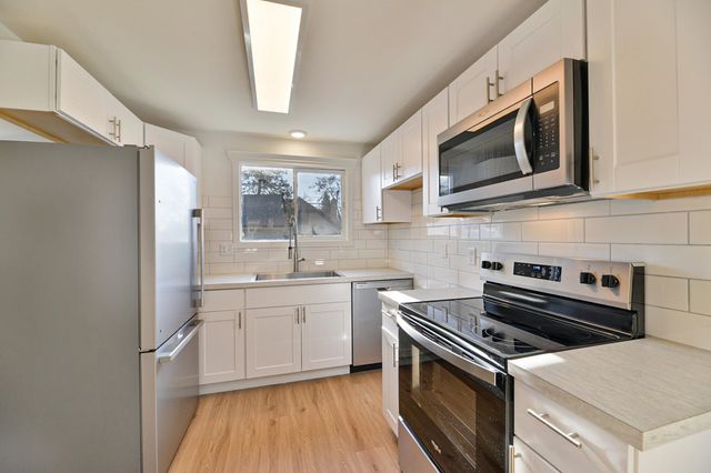 2912 N Hemlock St, Spokane, WA 99205