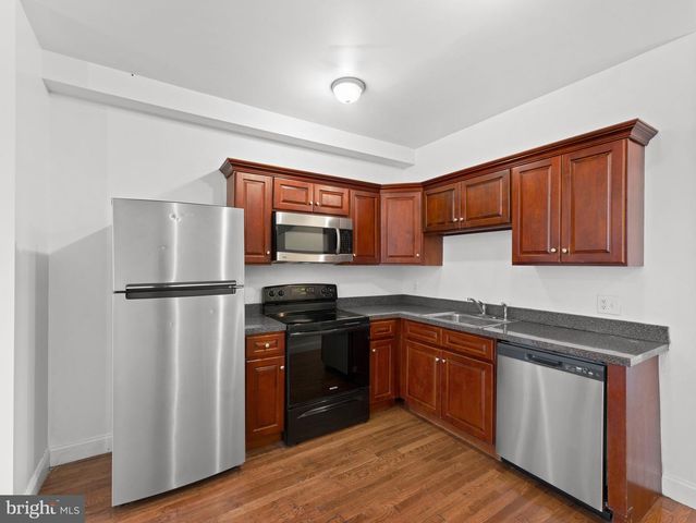 1910 N GRATZ ST, Philadelphia, PA 19121