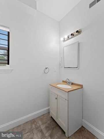 1910 N GRATZ ST, Philadelphia, PA 19121