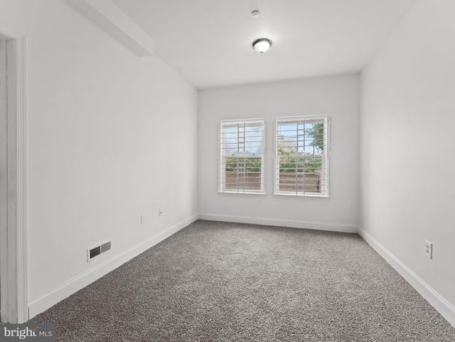 1910 N GRATZ ST, Philadelphia, PA 19121