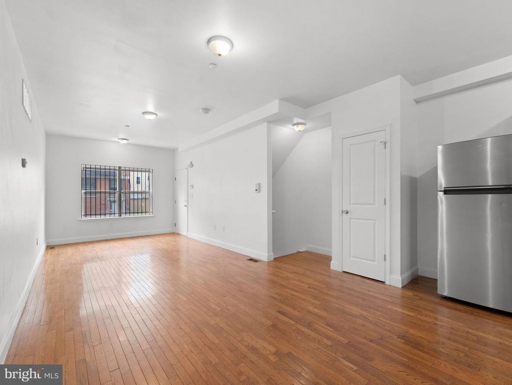 1910 N GRATZ ST, Philadelphia, PA 19121