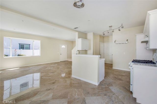 162 B Rochester, Costa Mesa, CA 92627