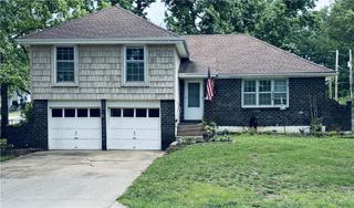 418 SW Sunset Drive, Lee's Summit, MO 64081
