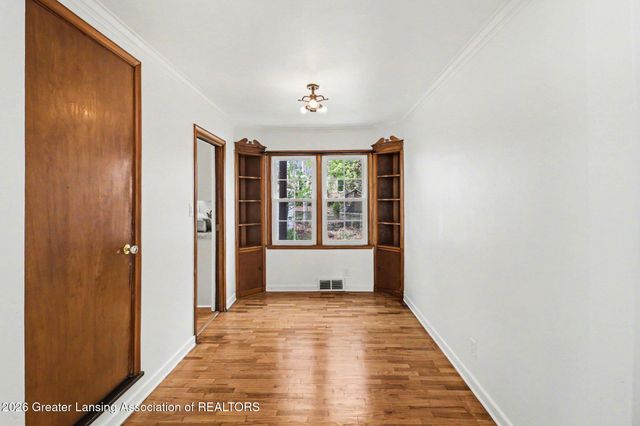 1814 Sunnyside Avenue, Lansing, MI 48910