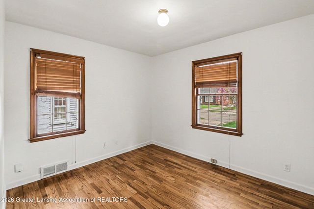 1814 Sunnyside Avenue, Lansing, MI 48910