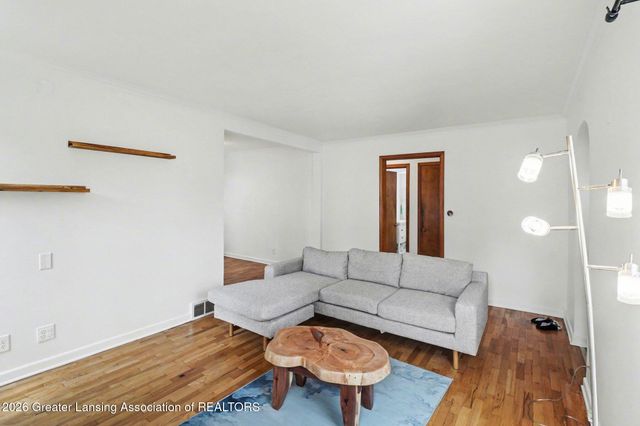 1814 Sunnyside Avenue, Lansing, MI 48910