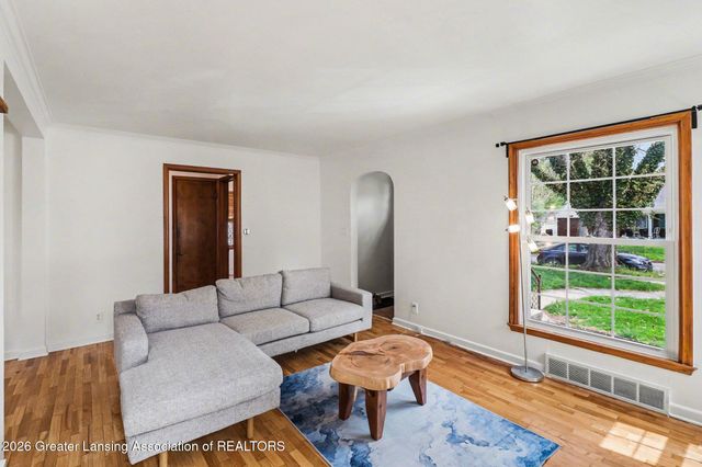 1814 Sunnyside Avenue, Lansing, MI 48910