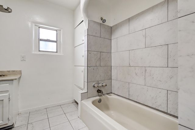 2560 Mervosh Avenue SW, Albuquerque, NM 87105