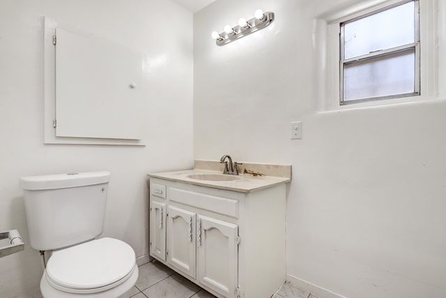 2560 Mervosh Avenue SW, Albuquerque, NM 87105