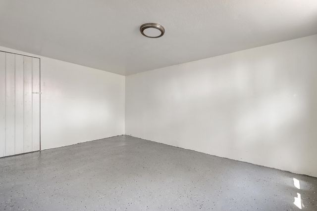2560 Mervosh Avenue SW, Albuquerque, NM 87105