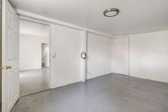 2560 Mervosh Avenue SW, Albuquerque, NM 87105