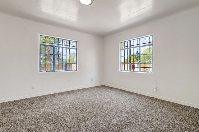 2560 Mervosh Avenue SW, Albuquerque, NM 87105