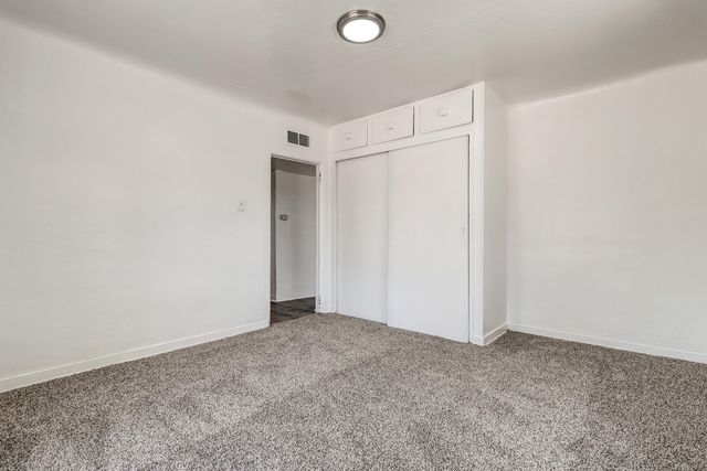 2560 Mervosh Avenue SW, Albuquerque, NM 87105