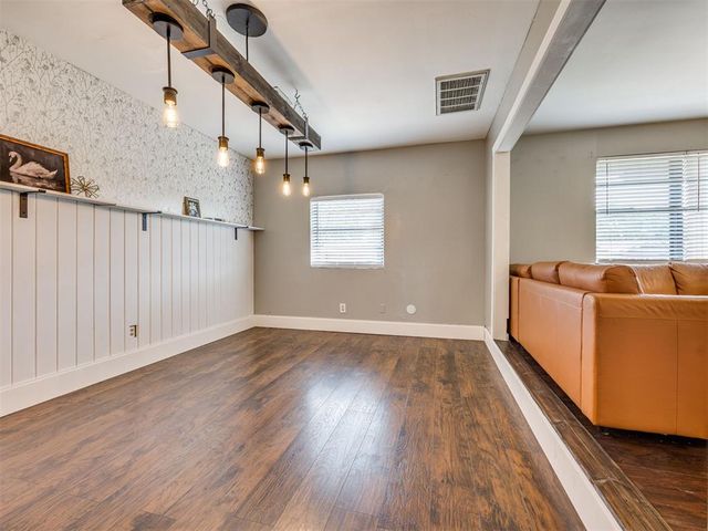 211 S Bristow Street, Moore, OK 73160