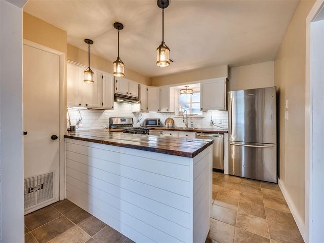 211 S Bristow Street, Moore, OK 73160