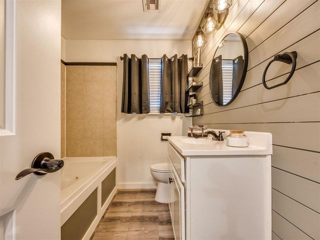 211 S Bristow Street, Moore, OK 73160