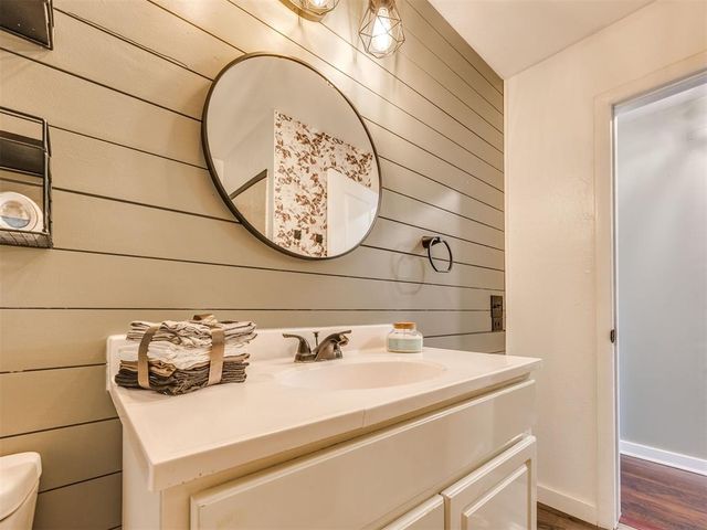 211 S Bristow Street, Moore, OK 73160