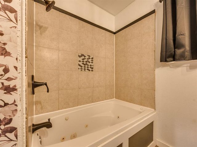 211 S Bristow Street, Moore, OK 73160