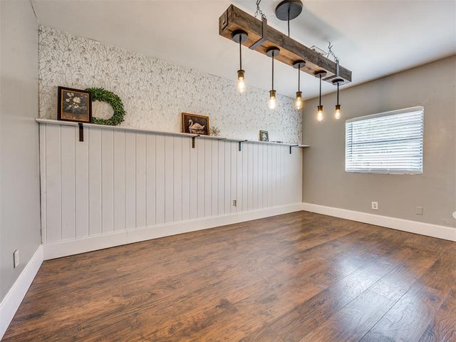 211 S Bristow Street, Moore, OK 73160