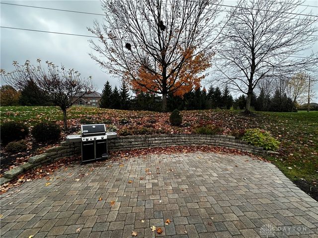 185 Barrington Village Drive, Xenia, OH 45385