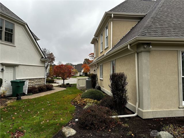 185 Barrington Village Drive, Xenia, OH 45385