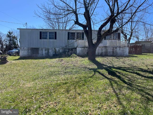 34 WINDY HILL LN, Berryville, VA 22611