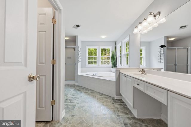 38 LA QUINTA CT, Charles Town, WV 25414