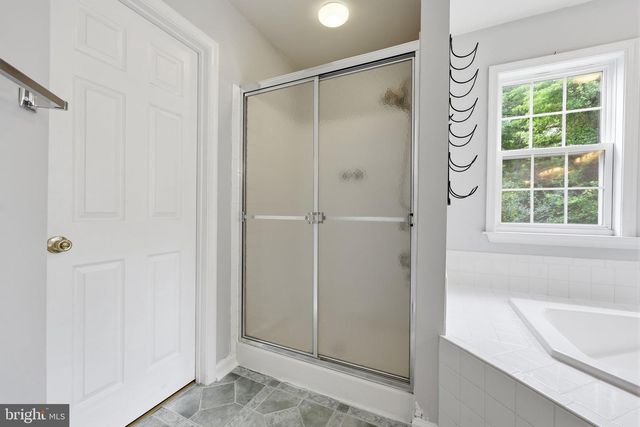 38 LA QUINTA CT, Charles Town, WV 25414