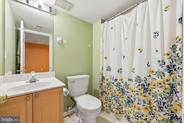 38 LA QUINTA CT, Charles Town, WV 25414
