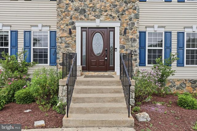 38 LA QUINTA CT, Charles Town, WV 25414