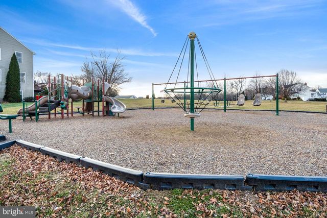 38 LA QUINTA CT, Charles Town, WV 25414