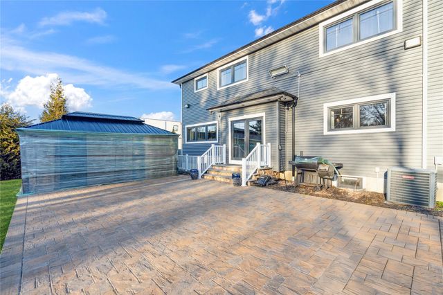 1260 Smithtown Avenue, Bohemia, NY 11716