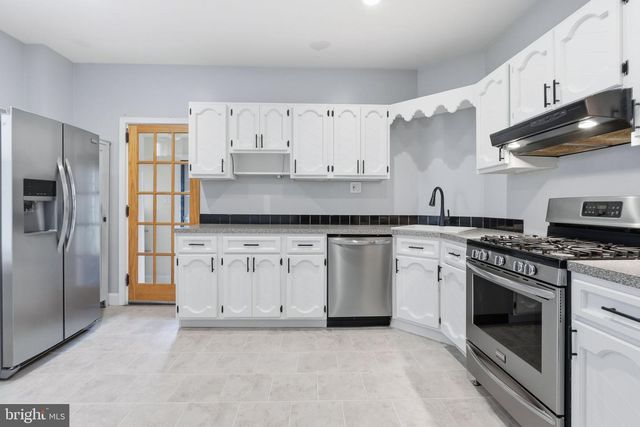 313 E BROADWAY AVE, Clifton Heights, PA 19018