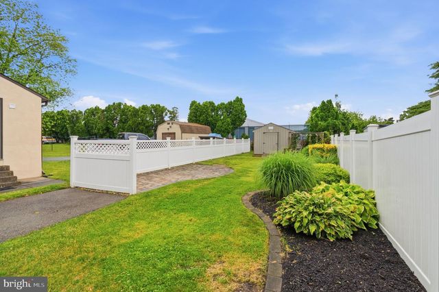 313 E BROADWAY AVE, Clifton Heights, PA 19018